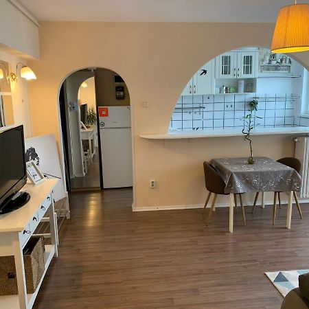 Cosy Central Apartment Bucarest Exterior foto