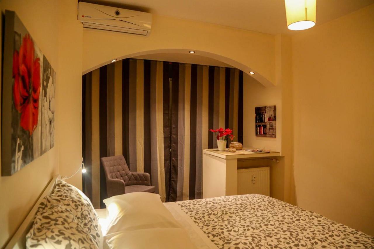 Cosy Central Apartment Bucarest Exterior foto